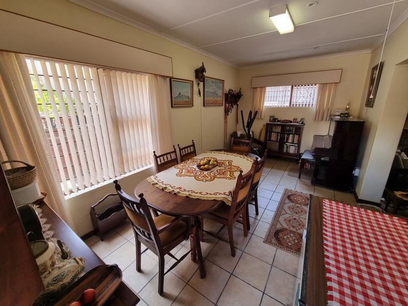 5 Bedroom Property for Sale in Reebok Western Cape